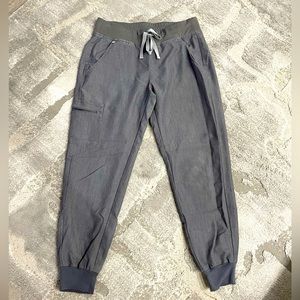 FIGS - woman’s graphite jogger scrub pant- petite - small- gently worn